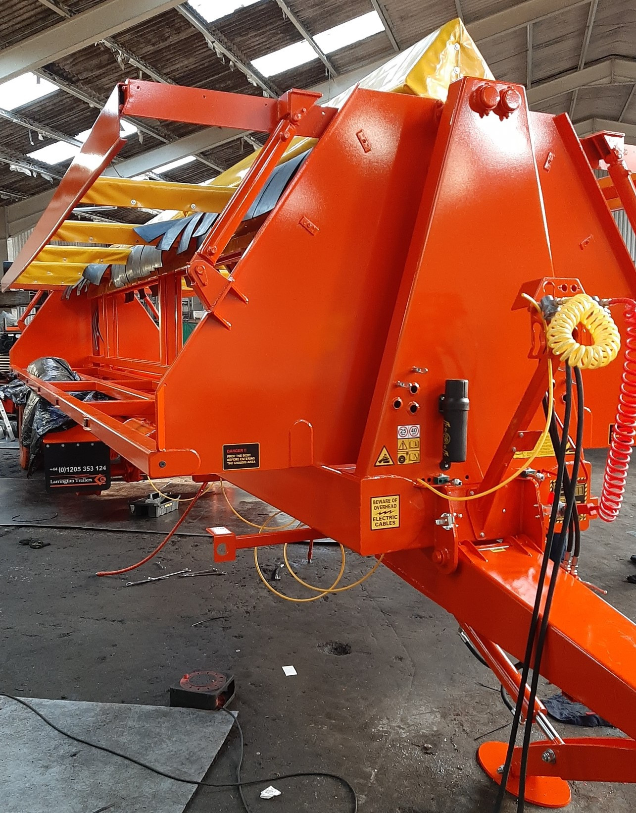 Agricultural machinery - hook loader trailer