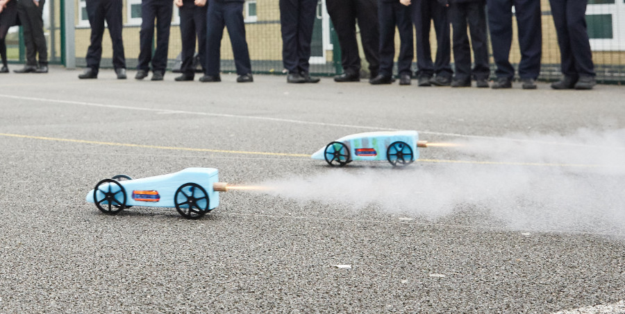 Race To The Line model rocket car challenge